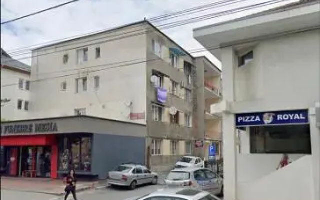 Studio Royal 1 bis