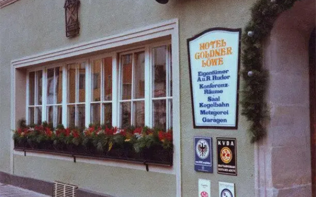 Goldner Löwe