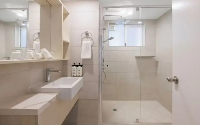 Coral Coast Apartments Palm Cove AVC
