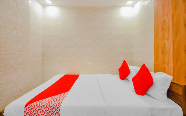 Golden Imperial by OYO Rooms