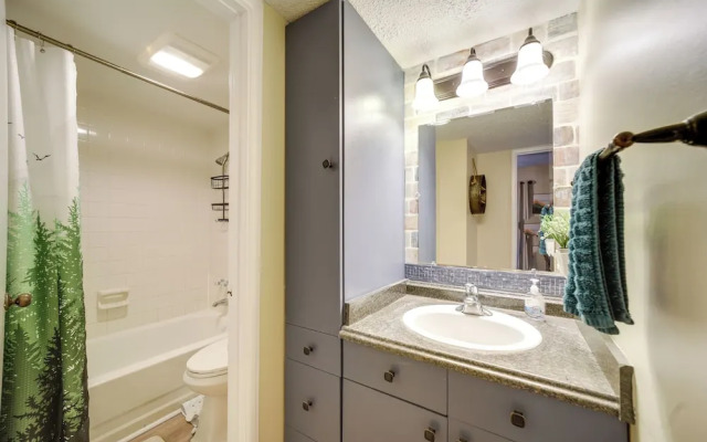 Cozy Sevierville Condo: Balcony, Pool Access