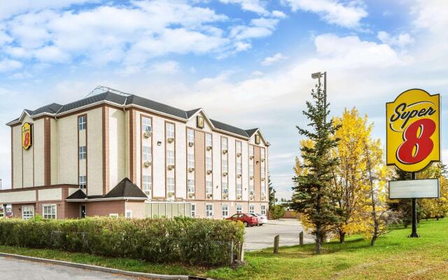 Отель Super 8 by Wyndham Calgary/Airport Канада, Калгари - отзывы, цены и фото номеров - забронировать отель Super 8 by Wyndham Calgary/Airport онлайн вид на фасад