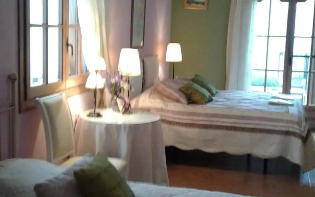 Casa Roble B&B