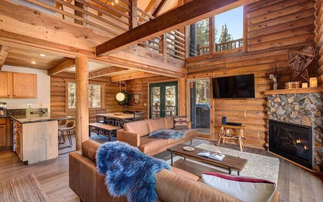 Blue River Hideaway by Boutiq