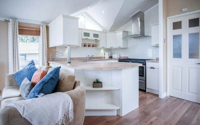 3 Manor Lodge - 2 Bedroom Lodge - Pendine