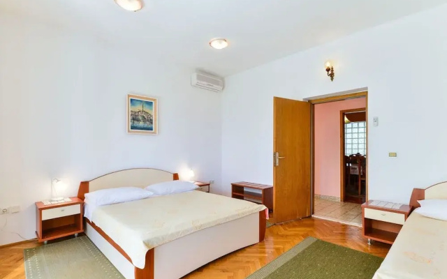 Apartment on Vir Island Near Sandy Beaches