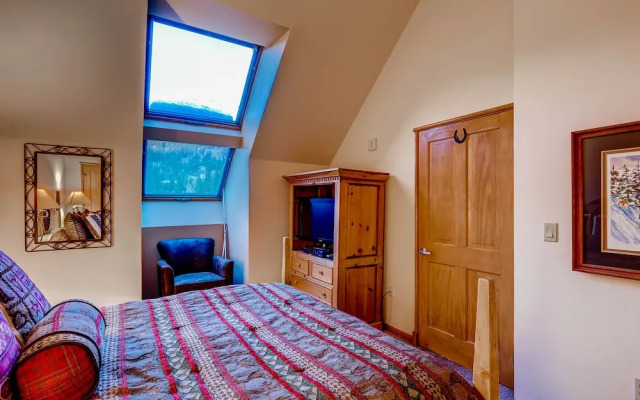 Jackpine & Black Bear Condos by Vail Resorts