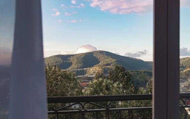 Dalat Roof Hotel
