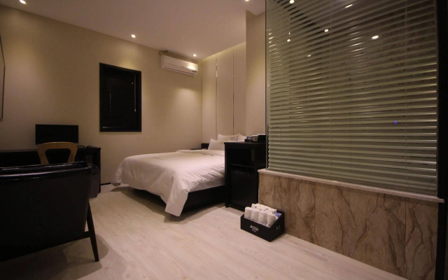 Hotel Almond Busan Station