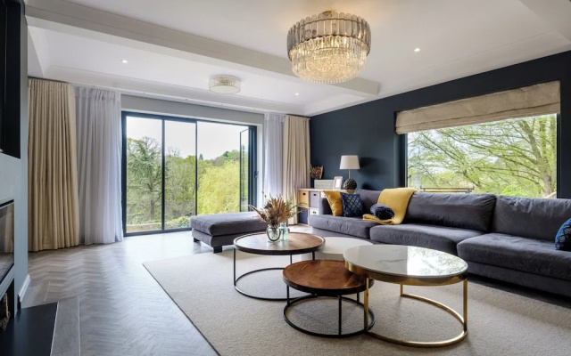 5 Bed Lake House - Sleeps 10 - Nature Reserve