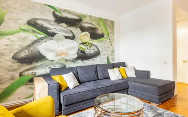 Apartment Artist