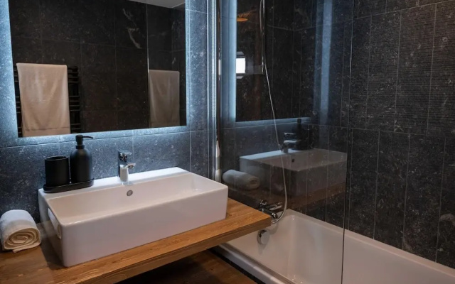 Charming Apt With View 2bd/6p -residence in Mega\"ve