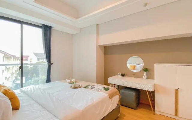 Fully Furnished 2Br At Apartment Capitol Suites