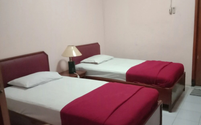 Hotel Trihadhi by OYO Rooms