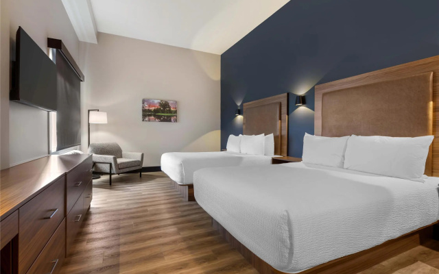 Best Western Plus Neepawa Hotel
