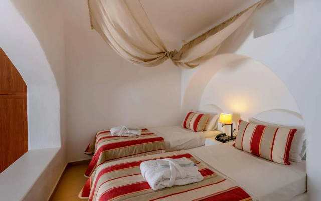 Aspalathras White Hotel