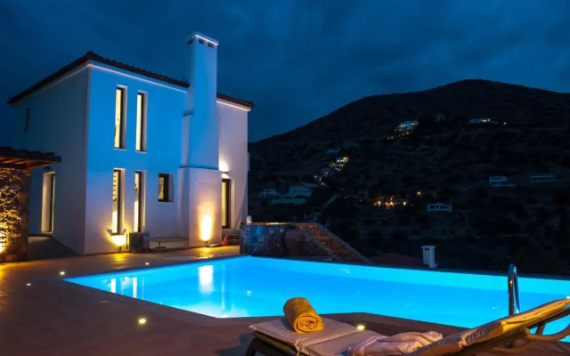 Maris Luxury Villas