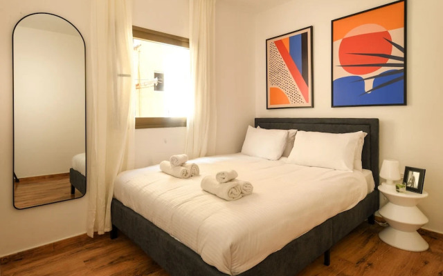 MAMAD - Pet-friendly 2BR Apt & Kitchen