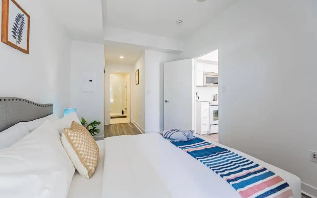 Beautiful 2BR-2Bath Condo Parking Balcony