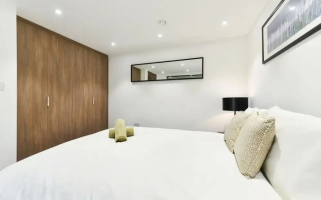 Hotel Style Penthouse Located Close to Central 8