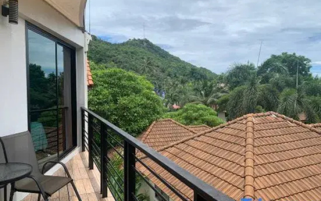 Penthouse Crystal Bay Apartments