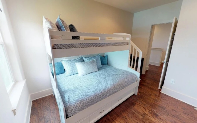 Seahorse House - 1923611