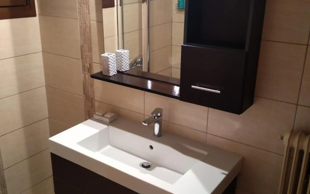 Luxurious private appartment with garden and view!