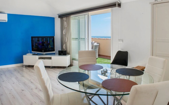 Apartment - 2 Bedrooms with Pool and WiFi - 107295