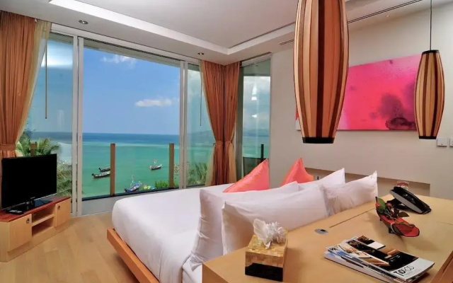 Beachfront Phuket Seaview Suites