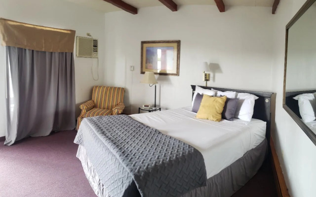 Midtown Inn & Suites
