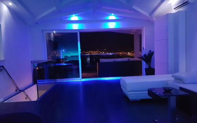 Jacuzzi Studio Apartment