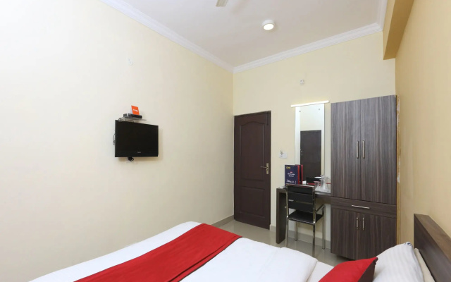 OYO 14037 Central Inn