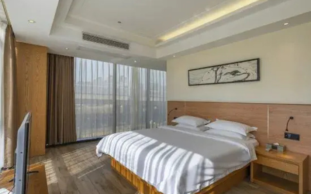 Midor Hotel (Honggutan Wanda Plaza)