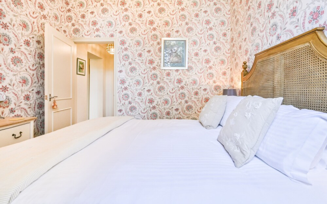 Muntham Deluxe Apartment 2