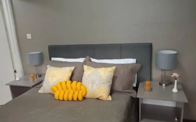 Luxurious 3 bed House Modern Open Plan- Borehole - 2046