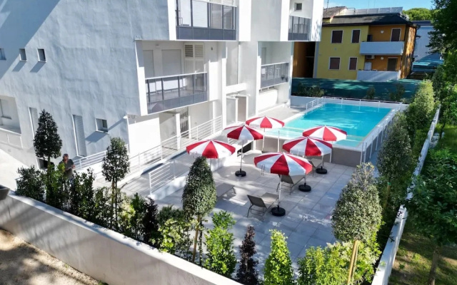 Cozy Flat With Garden and Pool