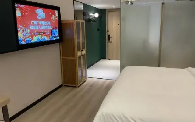 Huating Yunqi Hotel