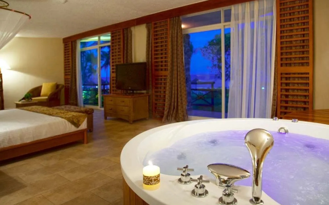 Ledger Plaza Bahari Beach Hotel