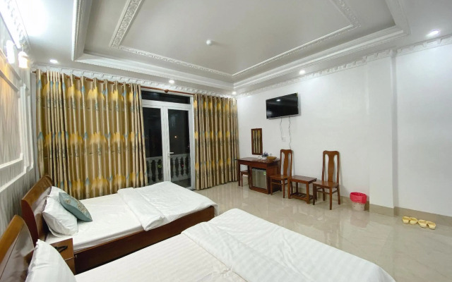 Lee Hotel