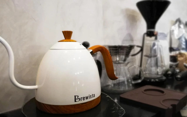 The Cavern Pod Hotel & Specialty Café - Hostel