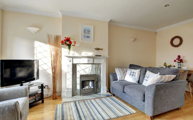 Modern Holiday Home in Padstow With Private Garden