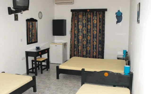 Anna Zisimos Rooms