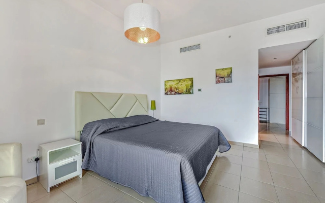 1BR Apartment with Marina View at Sadaf