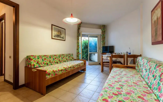 Scenic Holiday Home in Giannella near Beach
