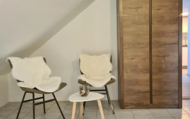 Rok Apartment