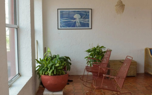 Casa Roja, Tecolutla (frente al mar)