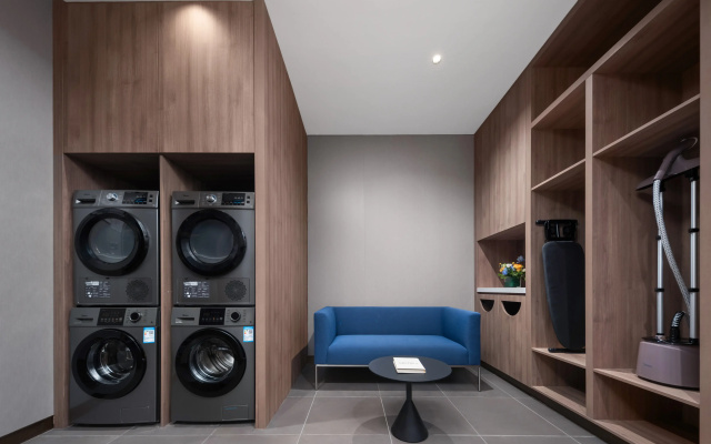 Holiday Inn Express Shenzhen Futian Center by IHG