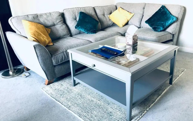 Warehouse Apartment-1 King Bed, Sleeps 2