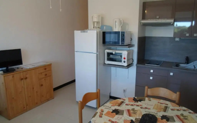 Appartement Balaruc-les-Bains, 1 pièce, 4 personnes - FR-1-503-73