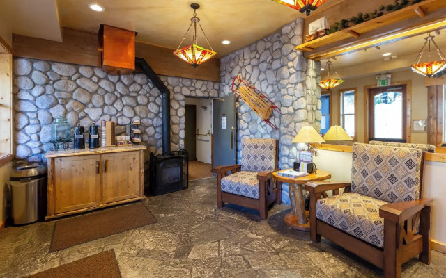 Red Wolf Lodge at Olympic Valley
